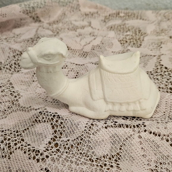 Vintage Other - Resting Camel Nativity Figure Unpainted Ceramic Craft Supply